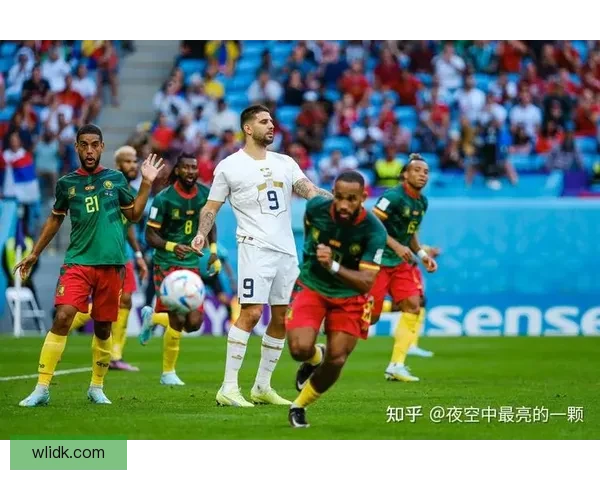 以前裁判称国米不会因球迷烟雾弹砸门将被判负但将遭巨额罚款